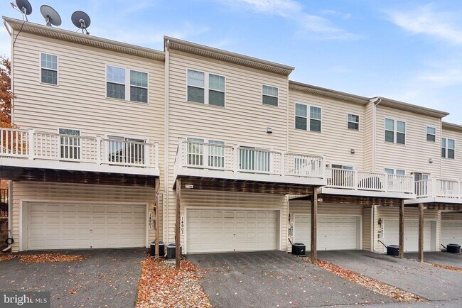 Building Photo - 14903 Rockcastle St