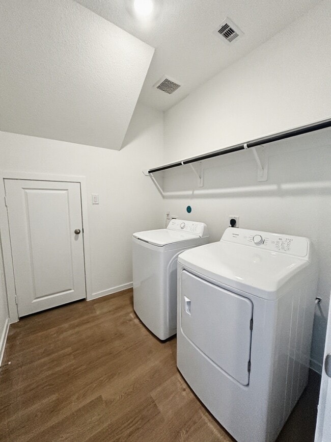 Building Photo - 3230 Coral Bluff Dr