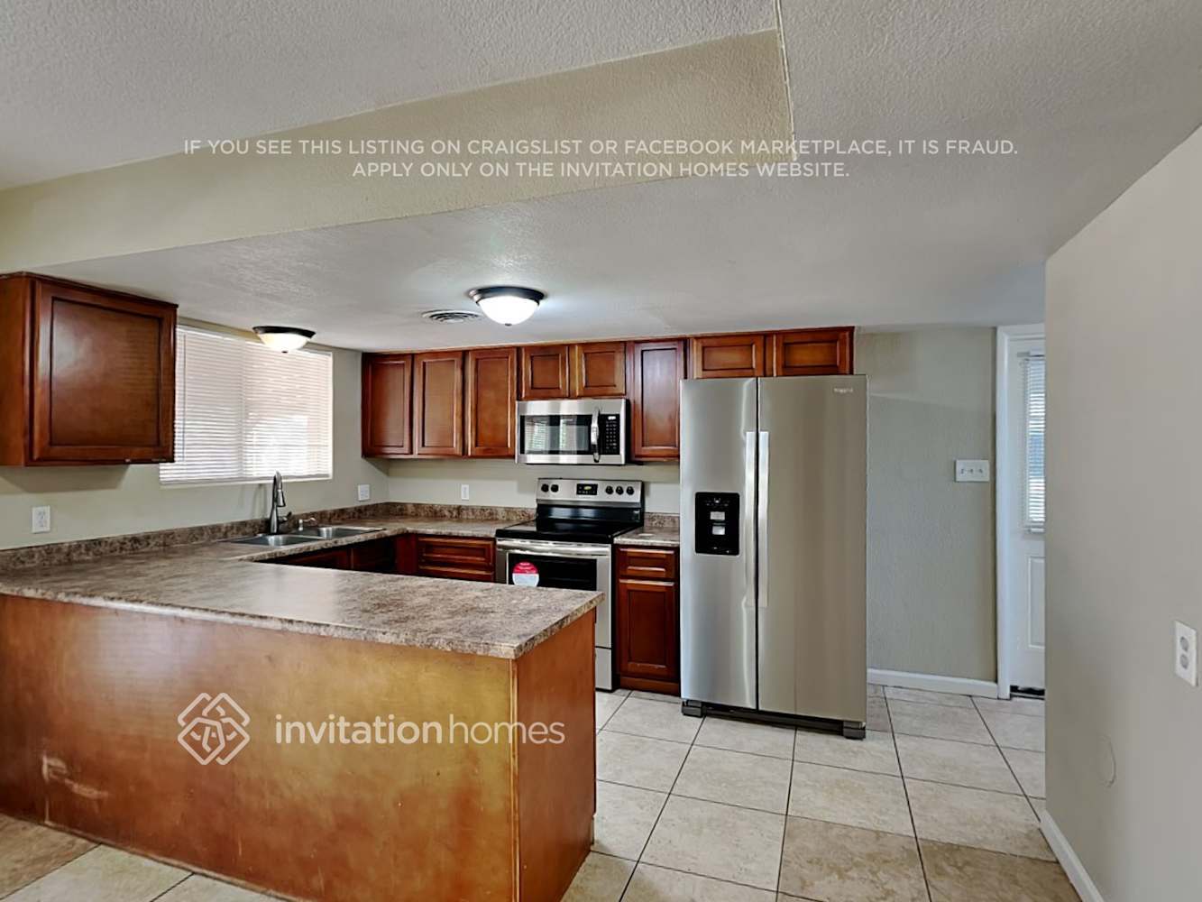 Building Photo - 1344 E Marilyn Ave