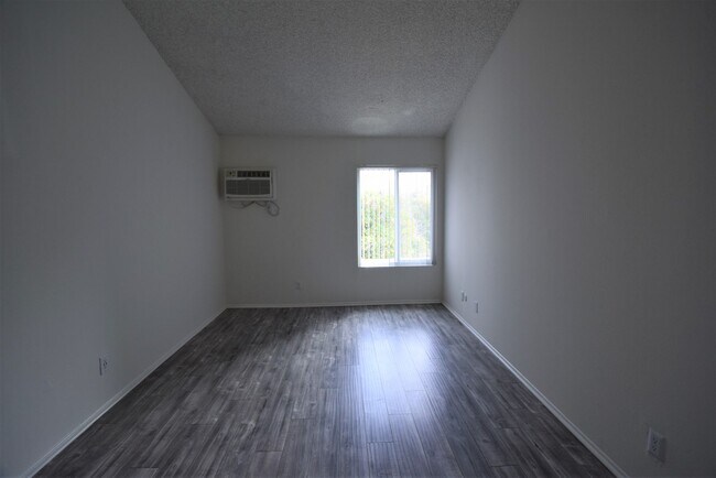Building Photo - 7350 Kester Ave
