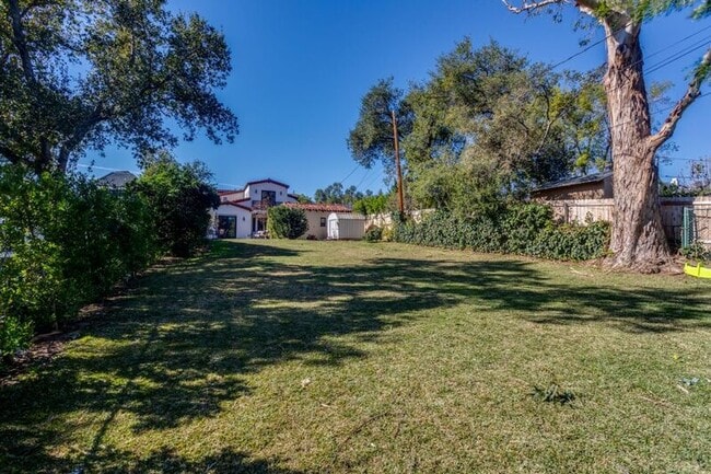 Building Photo - 4380 Beulah Dr
