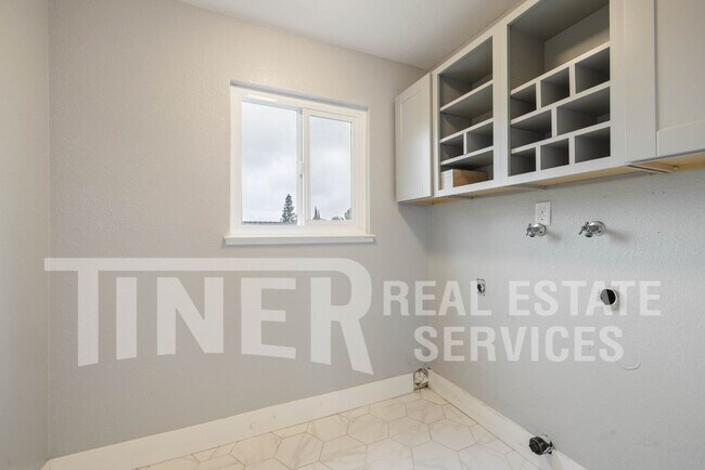 Building Photo - 6982 Pampas Way