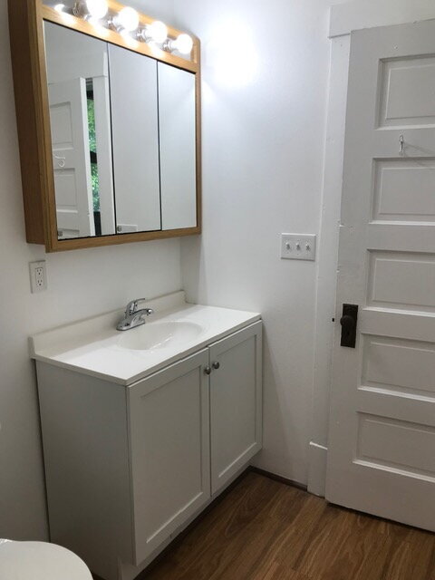 Building Photo - 3 Bedroom Home with Bonus Room - Available September 1st