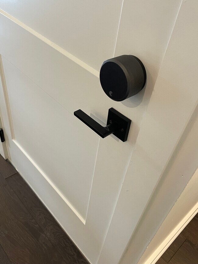 Building Photo - 4317 Holly St