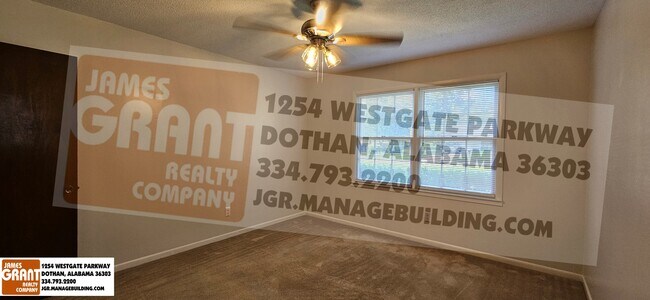 Building Photo - 1511 Shrewsbury Dr