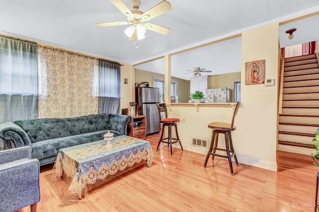 Building Photo - 224 Bank Ave