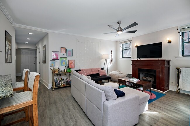 Building Photo - 1144 W Pratt Blvd