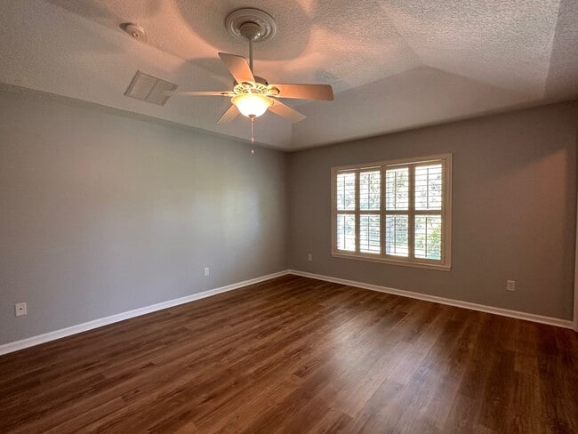 Building Photo - Located in the heart of Fernandina Beach!