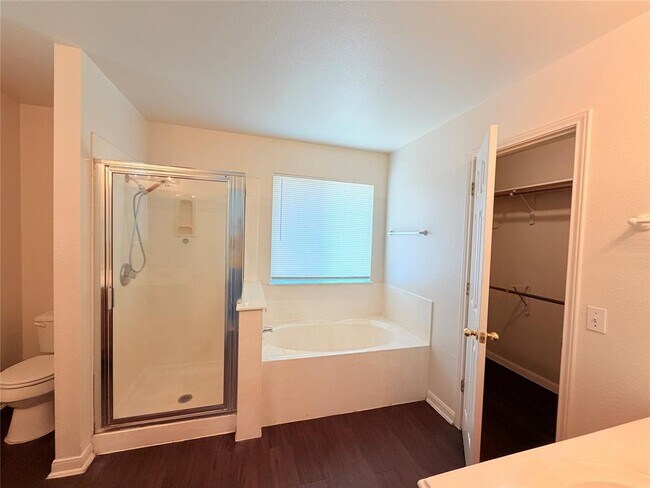 Building Photo - 124 Estate Cove