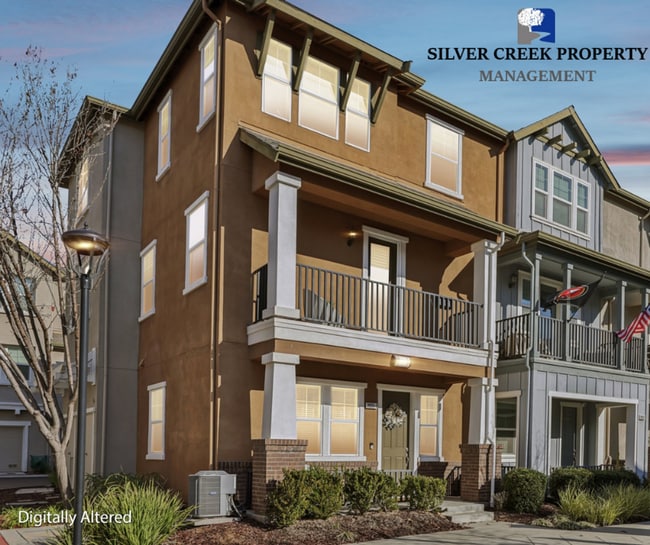 Building Photo - Beautiful Corner-Unit Townhome Near Downtown – 4 Bed | 3 baths