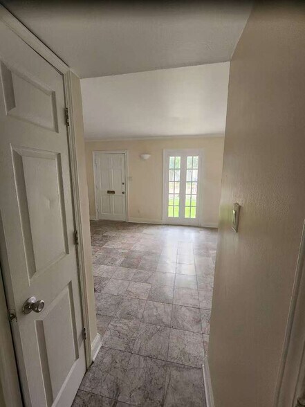 Building Photo - 3729 Bunker Hill Dr