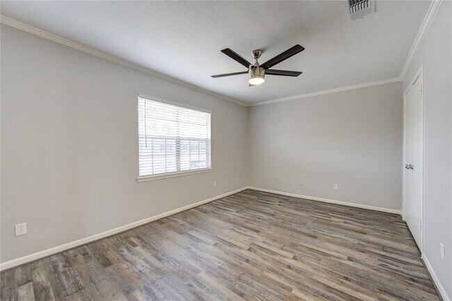 Building Photo - 6481 Olympia Dr