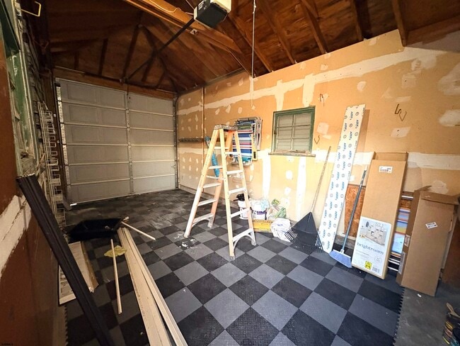 Building Photo - 6 N Jasper Ave