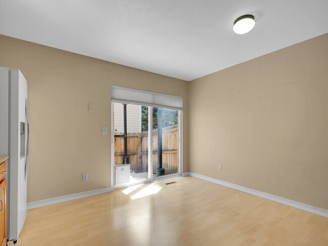 Building Photo - $2,295.00, 2-bed, 3-bath Condo in Westmins...