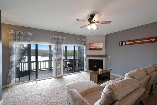 Building Photo - 5 River Row