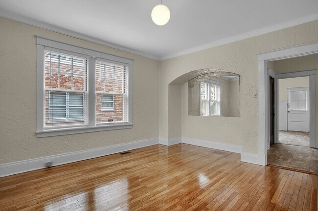 Building Photo - 7230 Amherst Ave