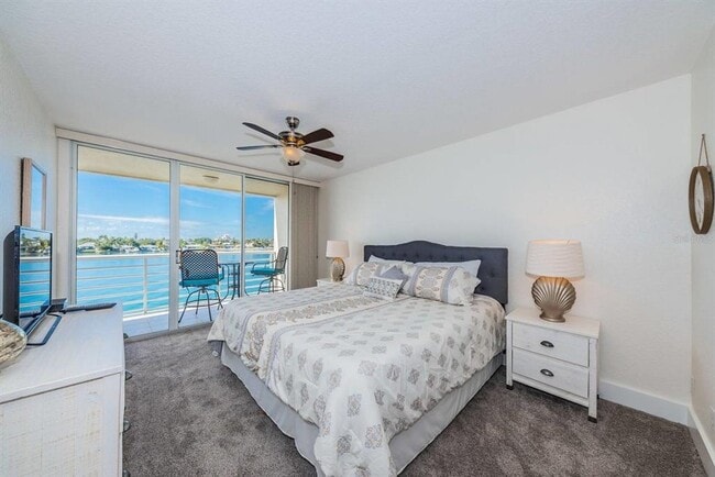 Building Photo - 6083 Bahia Del Mar Cir N