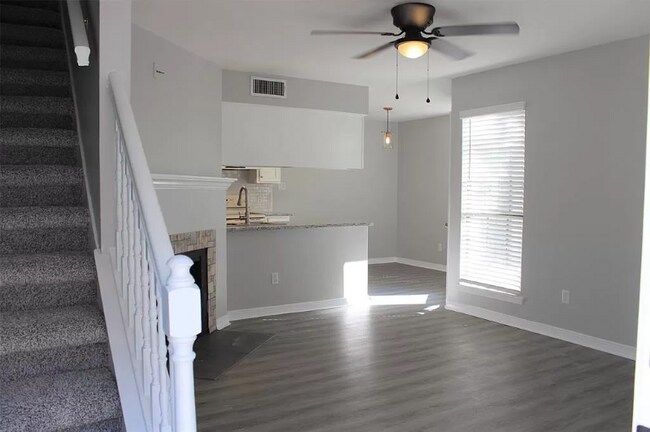 Building Photo - 258 Settlers Park Dr
