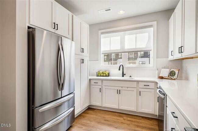 Building Photo - 5709 Parker Pnes Ct