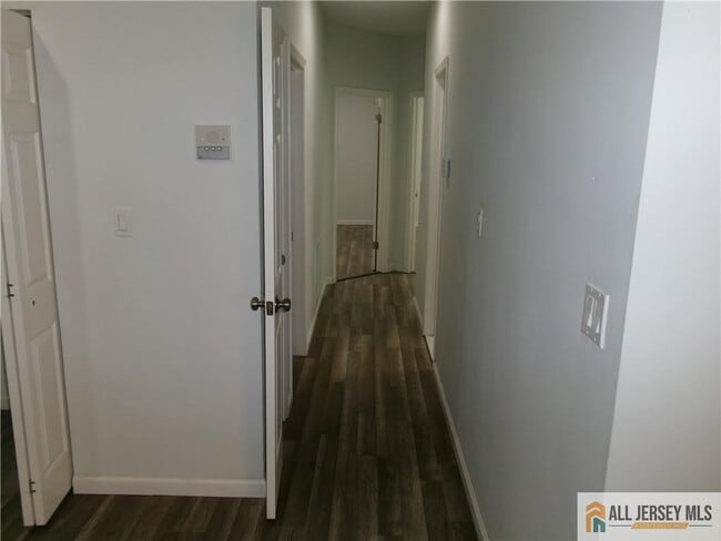 Building Photo - 4261 Bayberry Ct