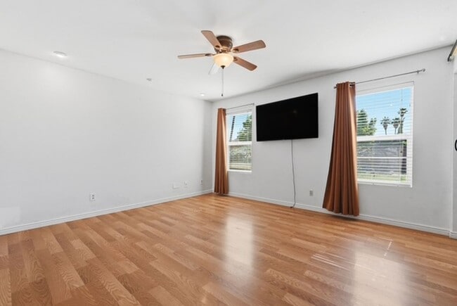 Building Photo - Mesa 4 Bed Single-Level Home • 2,044 Sq Ft • Oversized Yard • Stapley & McKellips