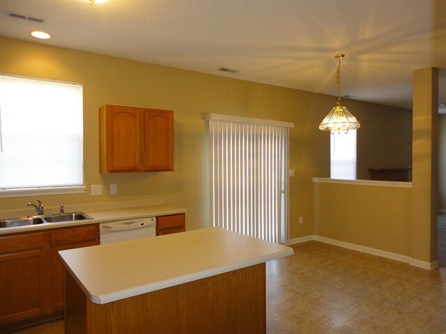 Building Photo - 1120 Sassafras Trl