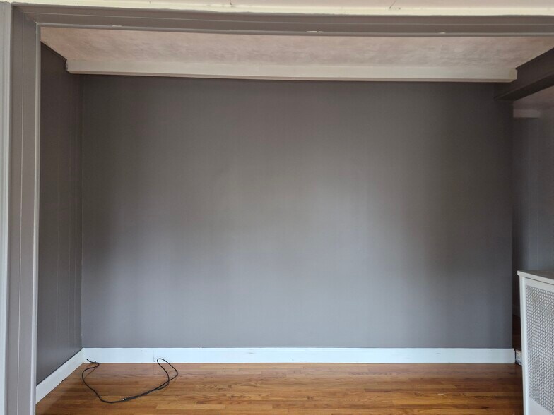 Living room - 9 Derne St