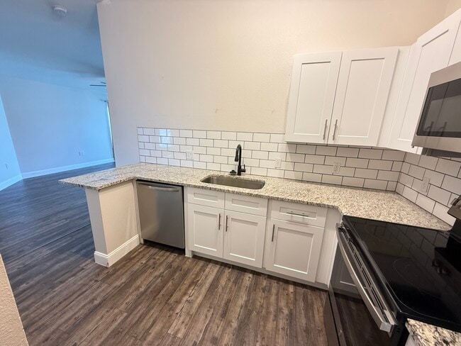 Building Photo - Grand Palms 8844-B