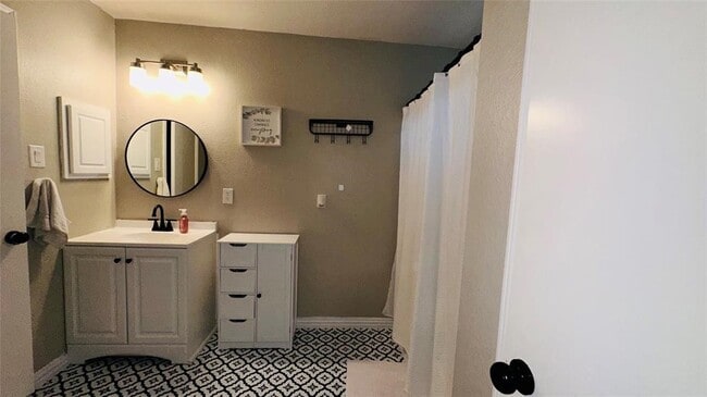 Building Photo - 15839 Kings Cypress Ln