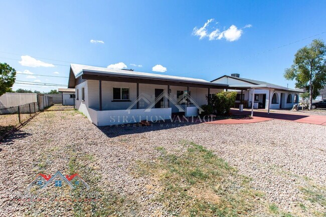 Building Photo - 6415 E Aspen Ave