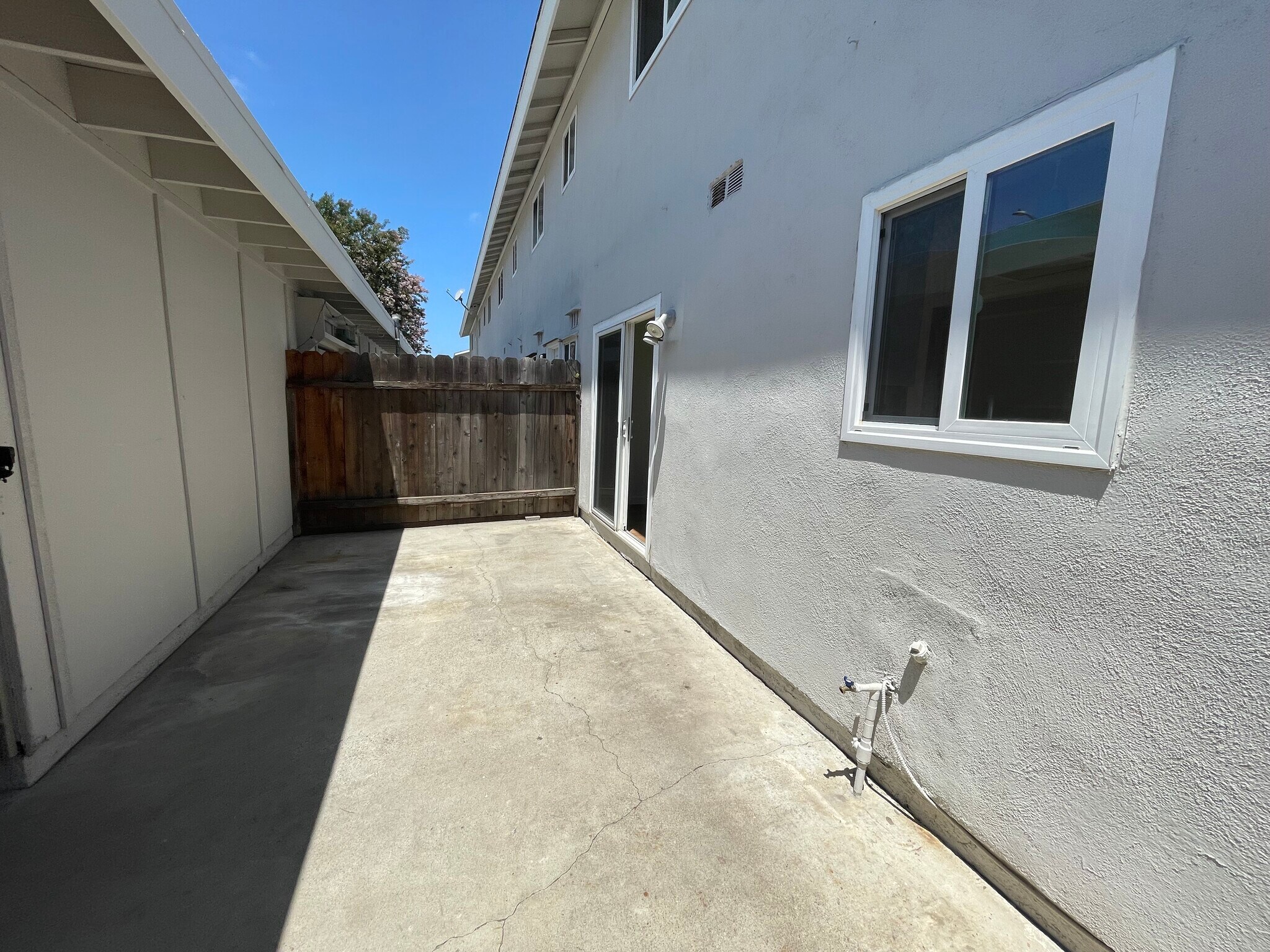 Patio/yard - 9856 Continental Dr