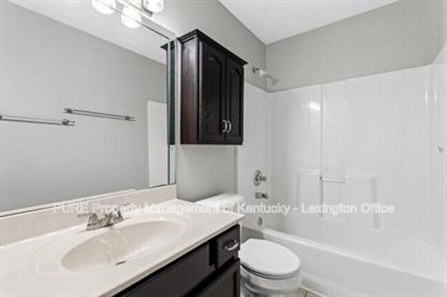 Building Photo - 872 Burkewood Dr