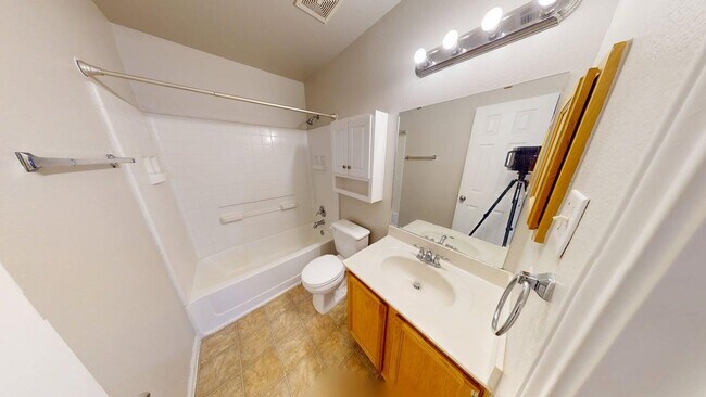 Building Photo - 601 Cattail Cir