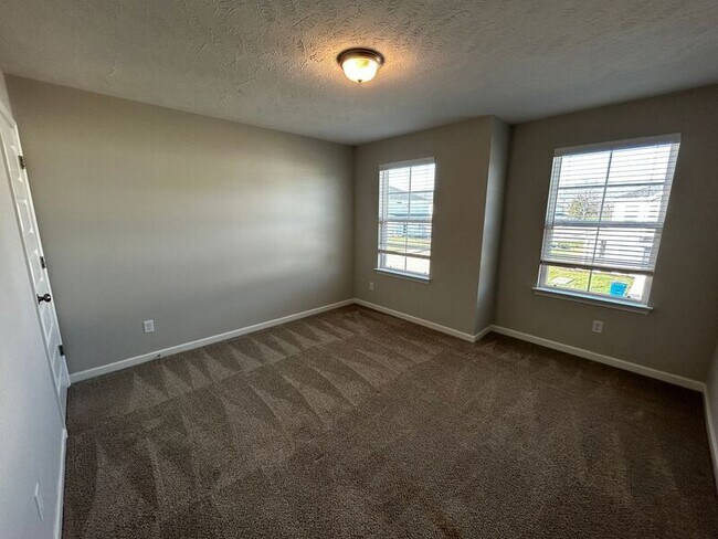 Building Photo - 1904 Bethpage Dr