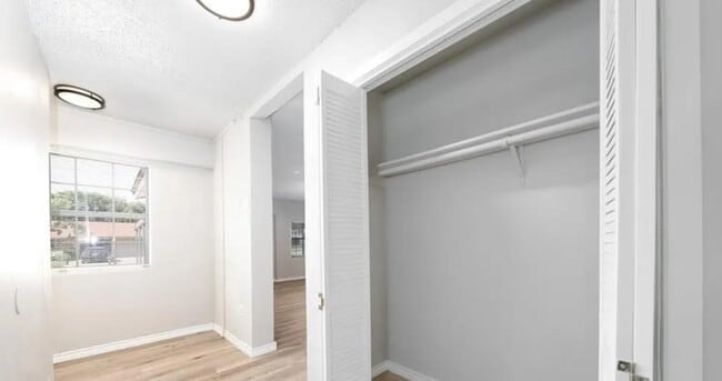 Building Photo - 1804 Miles St