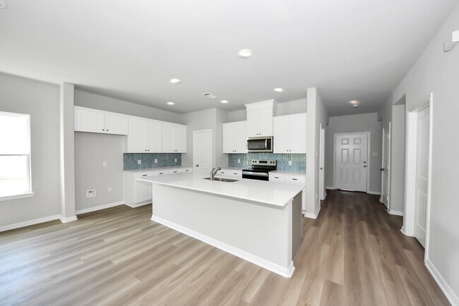 Building Photo - 638 Stovall Dr