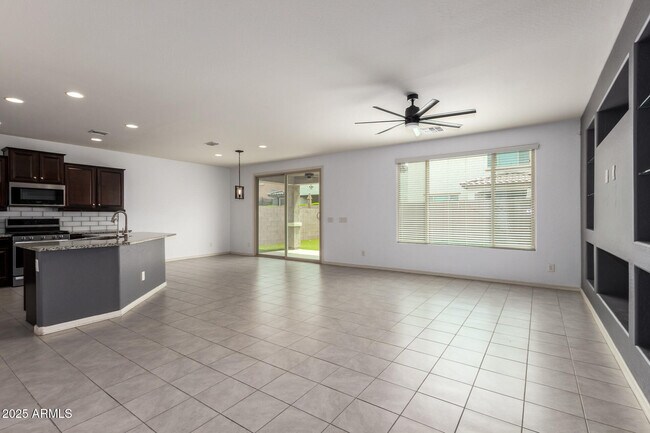 Building Photo - 5427 S Canyon Rim