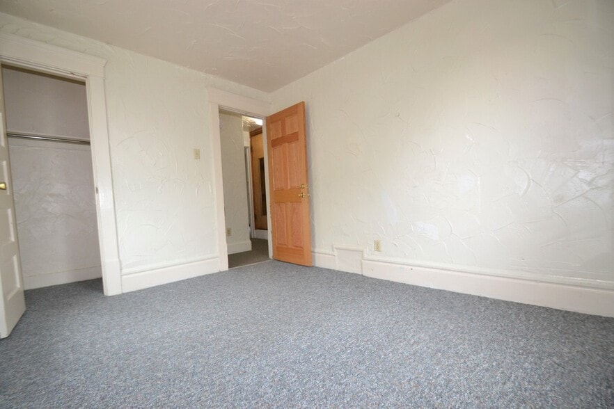 Building Photo - 406 Kling St