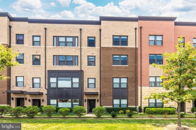 Primary Photo - 44750 Tiverton Sq