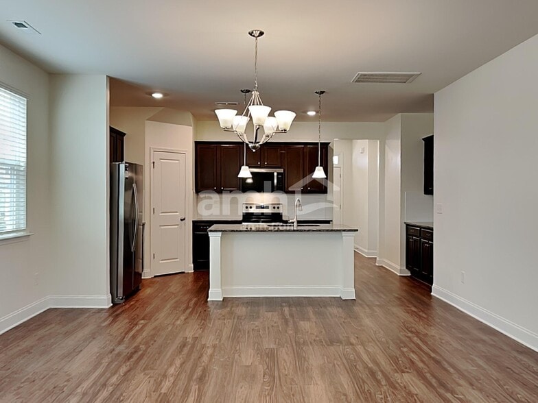 Building Photo - 427 Catawba St