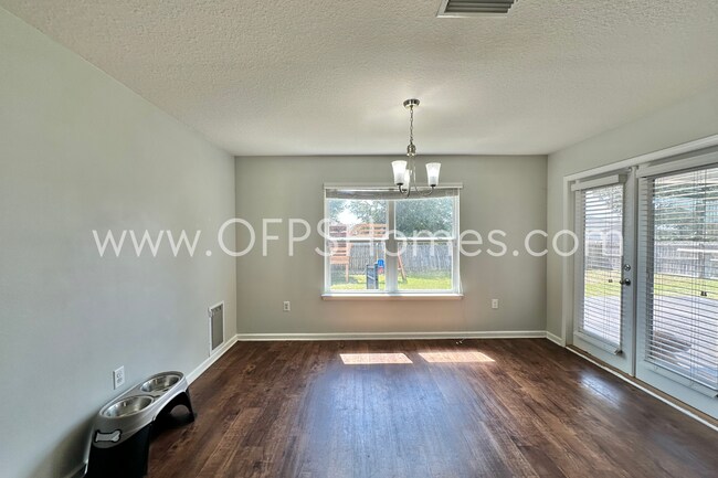 Building Photo - 4/2 in Redstone Subdivision!! AVAILABLE 10...