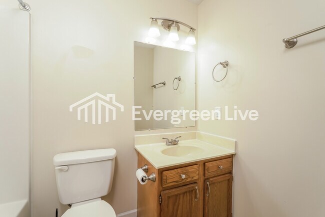 Building Photo - 1648 Thompson Dr