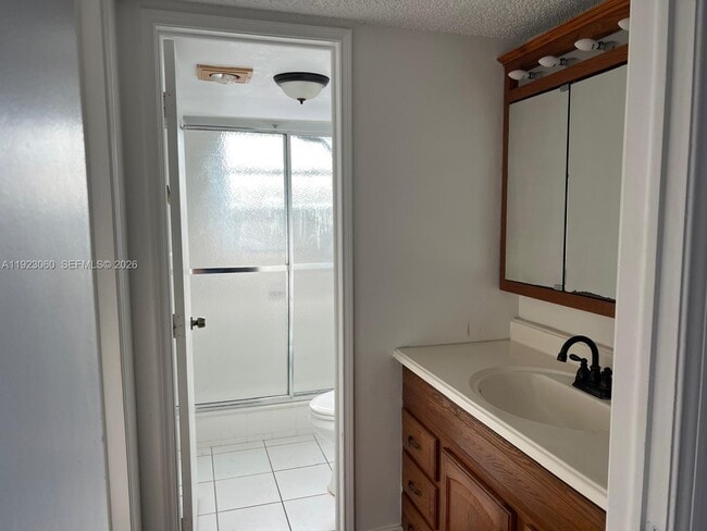 Building Photo - 9441 Evergreen Pl