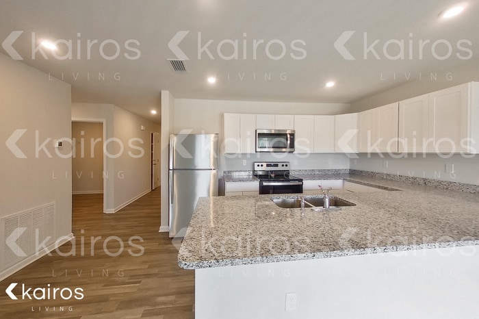 Building Photo - 21664 Yosemite Blvd