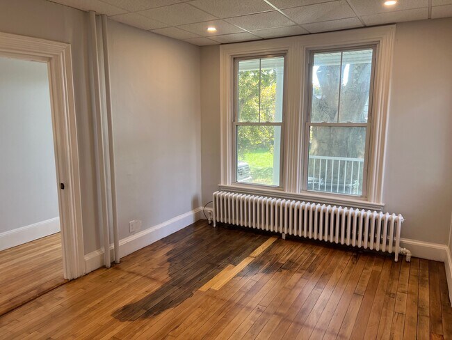 Building Photo - 34 Birch St