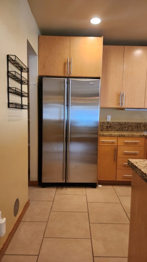 Building Photo - Corner Townhouse in Downtown Tacoma with A...