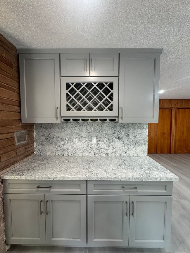 Building Photo - Spacious 4Bed/3Bath House Home in El Cerrito!