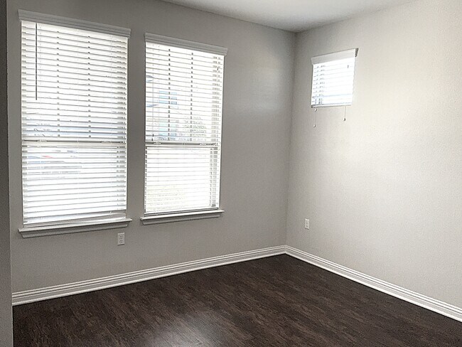 Building Photo - 5801 Kara Dr