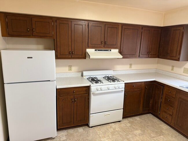 Building Photo - 302 S John St