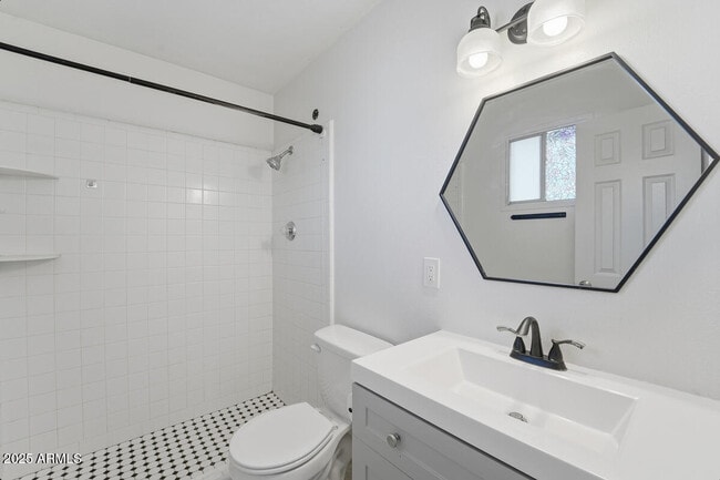 Building Photo - 1644 E Broadmor Dr